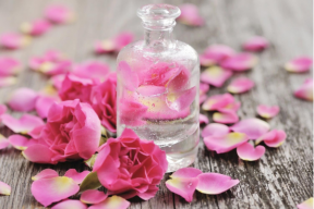 CÓ THỂ BẠN ĐÃ HIỂU SAI HOÀN TOÀN VỀ NƯỚC HOA HỒNG!
