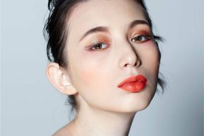 5 phút trang điểm đi chơi nhưng vẫn xinh hết phần người khác