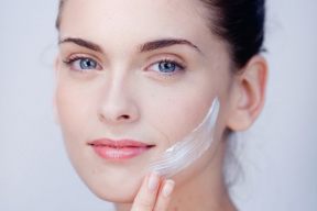 BỎ TÚI NGAY 5 TIP KIỂM SOÁT DẦU HIỆU QUẢ CHO DA MỊN RÁO