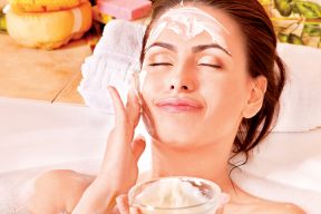NHỮNG MỸ PHẨM KHÔNG NÊN KẾT HỢP VỚI CHẤT TẨY TẾ BÀO CHẾT AHA VÀ BHA
