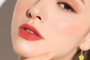 2 cách đánh phấn mắt “siêu dễ” cho người mới bắt đầu