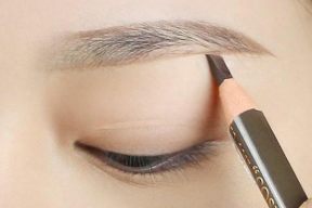 Cách kẻ lông mày cho người mới bắt đầu tập tành trang điểm