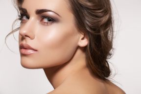 CÁCH TRỊ MỤN ĐẦU TRẮNG DƯỚI DA CHO LÀN DA ĐẸP KHÔNG TÌ VẾT