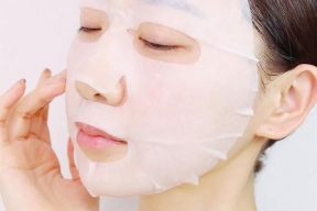 NẾU KHÔNG MUỐN BỊ PHẢN TÁC DỤNG, BẠN CẦN LƯU Ý NHỮNG ĐIỀU NÀY KHI ĐẮP MẶT NẠ DƯỠNG DA MÙA HÈ