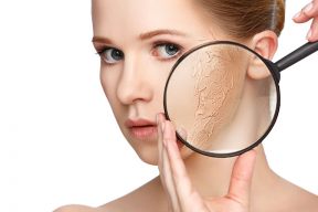 VÌ SAO DÙ DƯỠNG DA CẨN THẬN NHƯNG DA MẶT VẪN KHÔ?