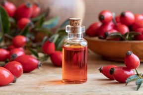DẦU TẦM XUÂN, MÓN QUÀ DƯỠNG NHAN QUÝ TỪ HOA HỒNG ÍT AI BIẾT ĐẾN