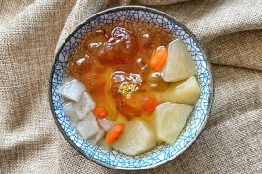 LÀM ĐẸP VỚI ĐÔNG Y: NHỮNG MÓN CHÈ DƯỠNG NHAN THANH MÁT CHO HÈ