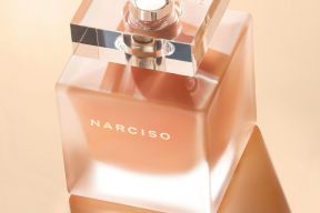 NARCISO RODRIGUEZ EAU NÉROLI AMBRÉE: KHI HOA CAM KẾT HỢP CÙNG XẠ HƯƠNG
