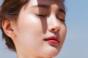 NHỮNG SẢN PHẨM CHĂM SÓC DA CẦN CÓ CHO CHUYẾN ĐI MÙA HÈ CỦA QUÝ CÔ