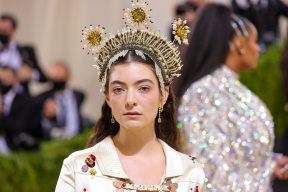 XU HƯỚNG TRANG ĐIỂM ĐI TIỆC SANG XỊN TRÊN THẢM ĐỎ MET GALA 2021
