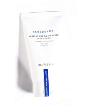 Sữa rửa mặt cân bằng độ pH Innisfree Blueberry Rebalancing 5.5 Cleanser 100ml chiết xuất từ quả Việt Quất