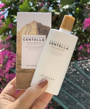 Kem Chống Nắng Skin1004 Madagascar Centella Air-Fit SunCream SPF50+ PA++++Dưỡng Và Làm Mềm Da 50ml