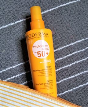 Xịt Chống Nắng Và Bảo Vệ Da Toàn Diện Bioderma Photoderm Max Spray SPF50+