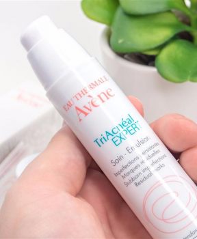 Kem Dưỡng Avène Làm Giảm Mụn Trứng Cá Và Vết Thâm 30ml Triacneal Expert Emulsion