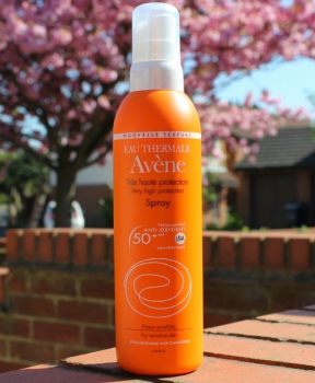 Xịt Chống Nắng Avène Bảo Vệ Da Tối Đa SPF 50+ 200ml Very High Protection Spray Very Water Resistant