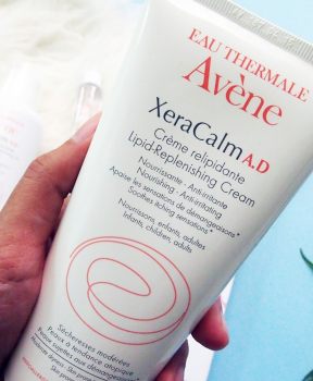 Kem Dưỡng Avène Giảm Khô Ngứa Cho Da Viêm Thể Tạng 200ml XeraCalm AD Lipid-Replenishing Cream