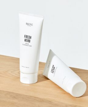 Sữa Rửa Mặt Nacific Hoa Cúc Làm Dịu Da Nhạy Cảm 150ml