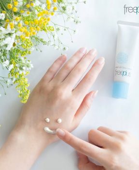 Kem Chống Nắng Freeplus Lót Trang Điểm Dịu Nhẹ 30g