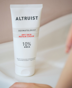 Kem Dưỡng Altruist Cấp Ẩm Cho Da Khô 200ml