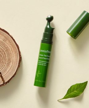 Thanh lăn dành cho mặt và mắt innisfree Green Tea Seed Eye & Face Ball 10 mL