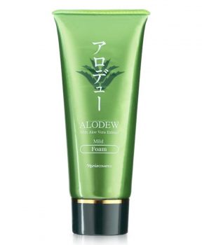 Sữa Rửa Mặt Và Tẩy Trang Naris Cosmetics Chiết Xuất Lô Hội 100g