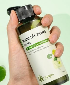 Nước Tẩy Trang Rau Má Giúp làm sạch - làm thoáng lỗ chân lông - ngăn ngừa mụn