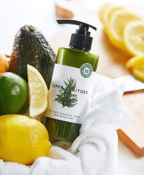 Sữa Rửa Mặt Rau Củ Byvibes Wonder Bath Dưỡng Ẩm Da 300ml Super Vegitoks Cleanser Green